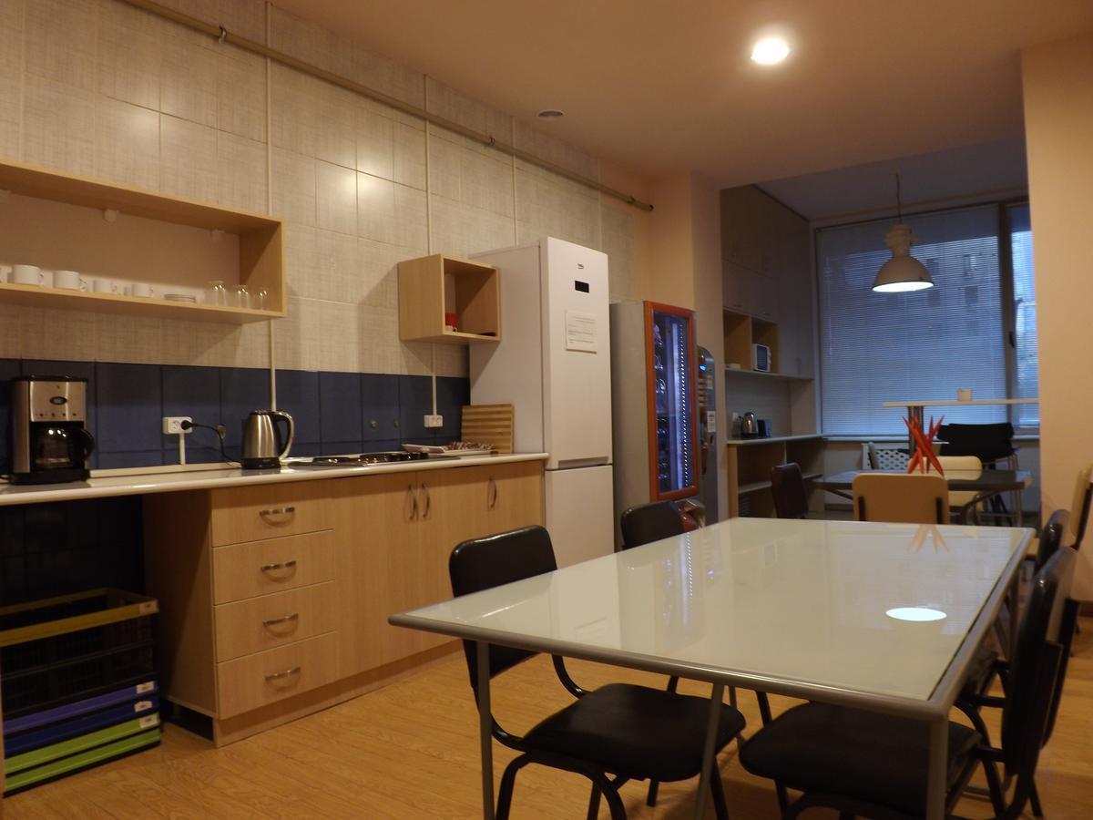 Holiday Hotel & Hostel Jerevan Eksteriør billede